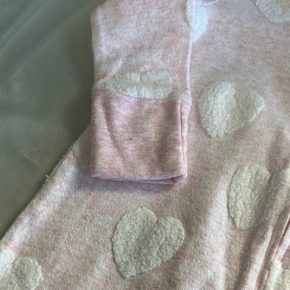 GAP - Pink Heart Footed Onesie sleeper - Picture 3 of 5